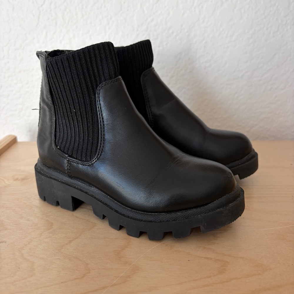 Steve Madden Black Faux Leather Chelsea Boots